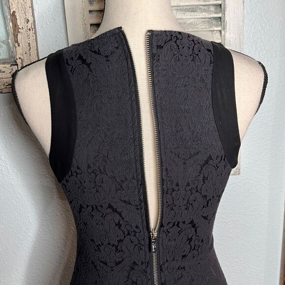 Guess Black Sleeveless Zip Up Floral Lace Women's Bodycon Dress Size Small - Picture 10 of 13